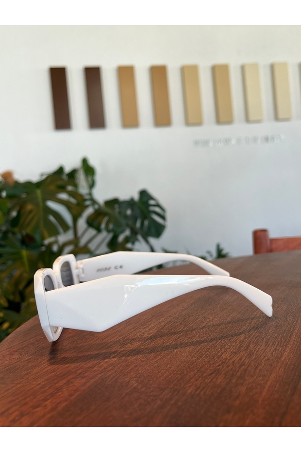 نظارات شمسية مستطيلة باللون الأبيض - 4