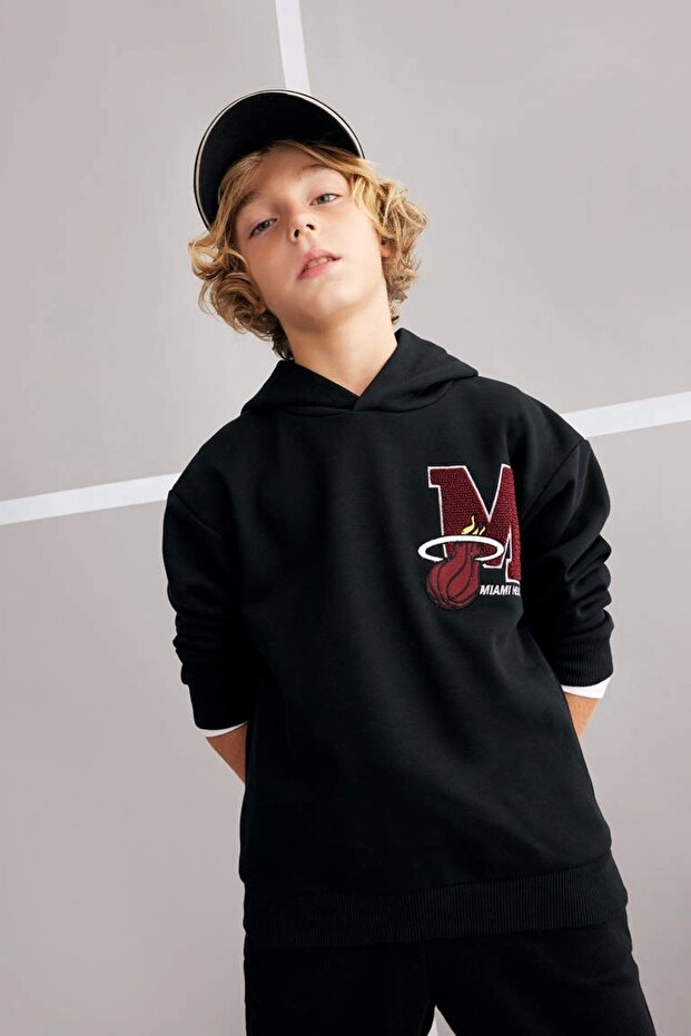 A5532 Nba Miami Heat Oversized Fit Sweatshirt