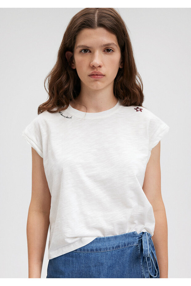 Embroidery Detailed White T-Shirt Loose Fit / Comfortable Loose Cut 1612317-70057