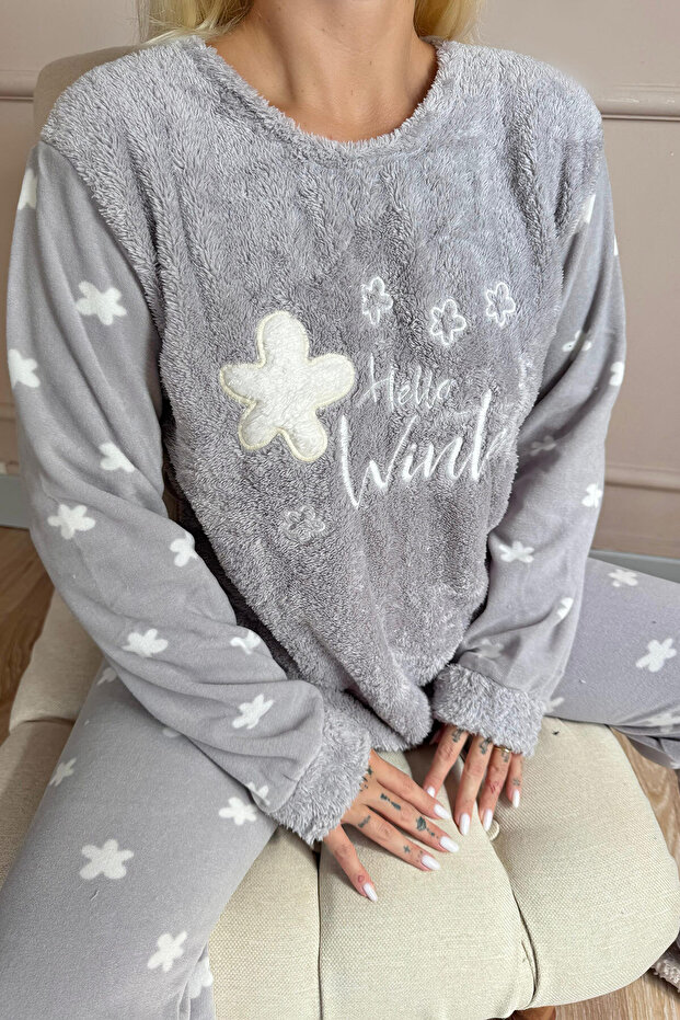 Gri Hello Winter Desenli Kadın Peluş Pijama Takımı - 6