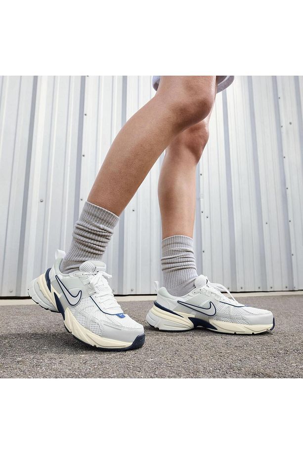 W NIKE V2K RUN (FD0736-102) - 5