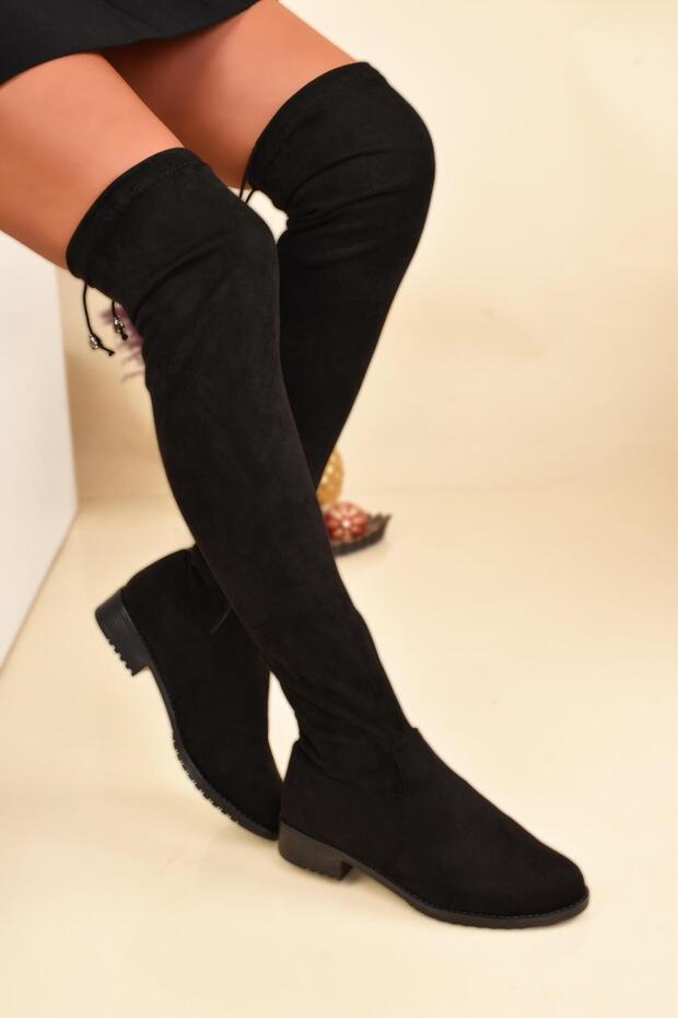 Черни еластични ботуши от велур - 2