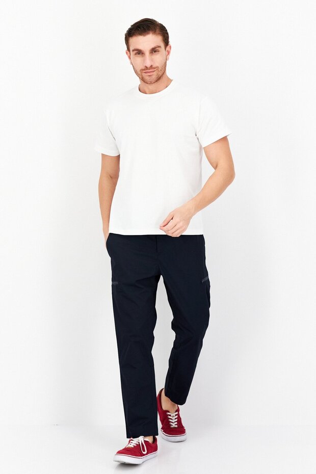 Men Regular Fit Solid Cargo Pants, Navy - 4