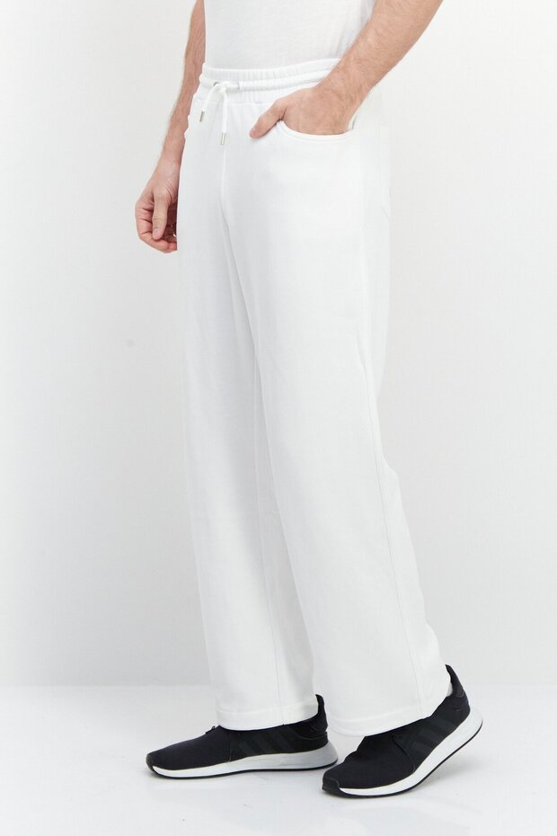 بنطال رياضي سادة بقصّة عادية للرجال، باللون الأبيض - 2