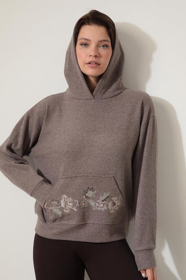 Kahve Önü Kanaviçe Nakışlı Kanguru Cepli Kapüşonlu Selanik Sweatshirt - 2431 - 5