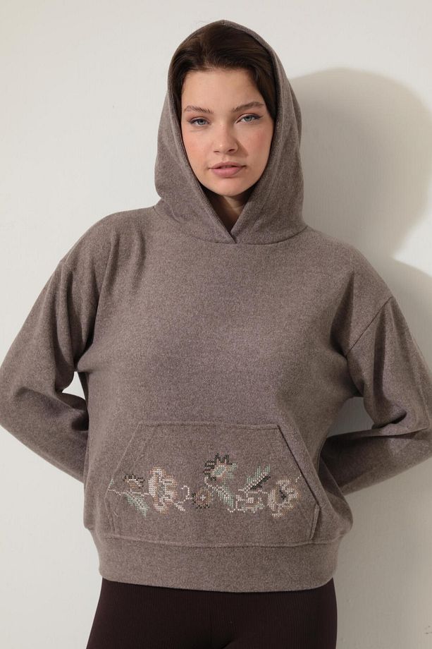 Kahve Önü Kanaviçe Nakışlı Kanguru Cepli Kapüşonlu Selanik Sweatshirt - 2431 - 1