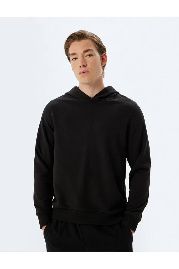 Basic-Kapuzenpullover aus Baumwolle mit langen Ärmeln - 1