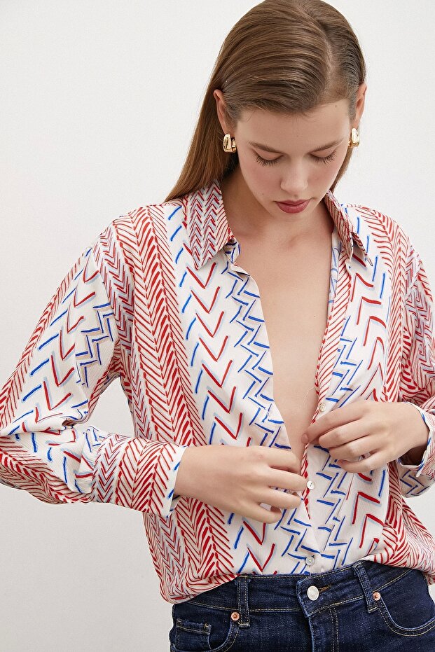 قميص منقوش بالرسم العرقي الأحمر - 6