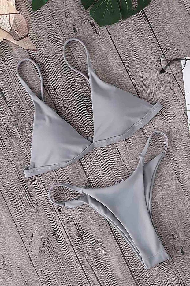 Üçgen Bikini Altı - 2