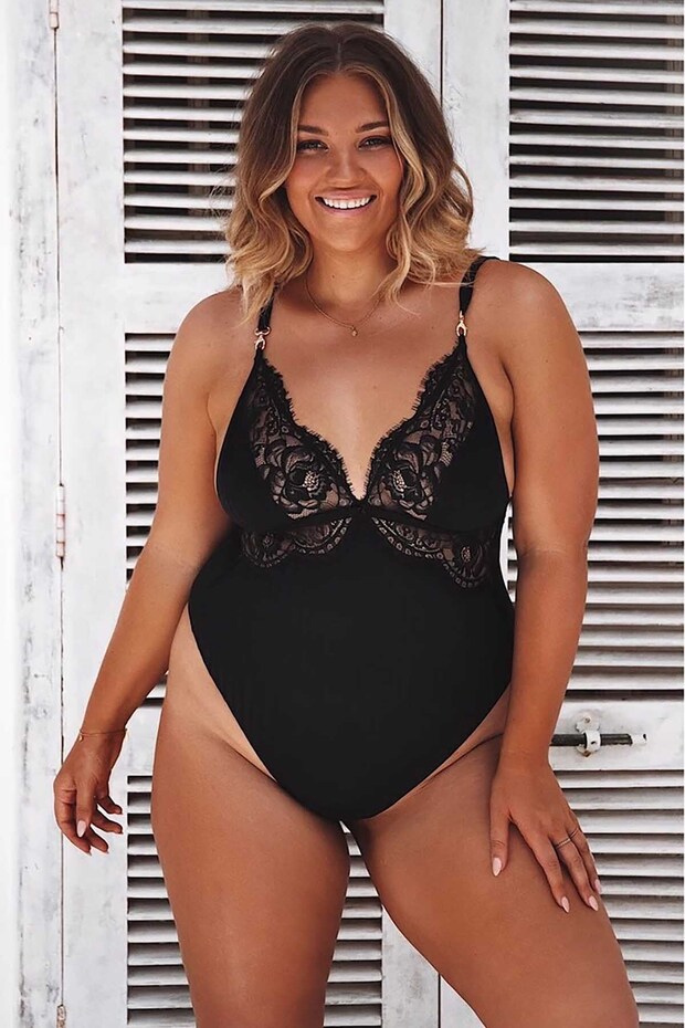 Női fekete, stílusos, különleges kialakítású, csipkés testű hálóing - 6