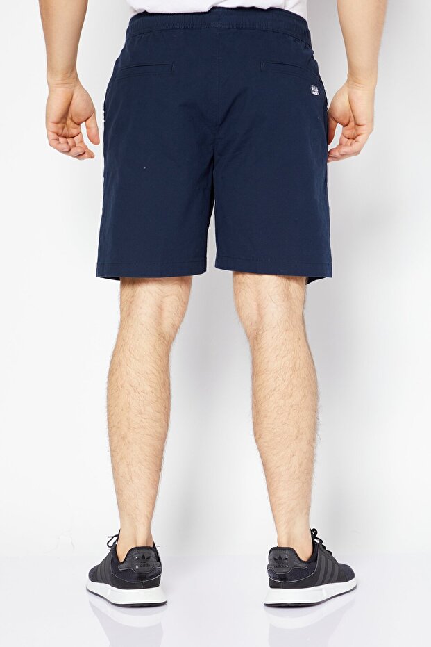 شورت رجالي أساسي سادة، أزرق داكن - 4