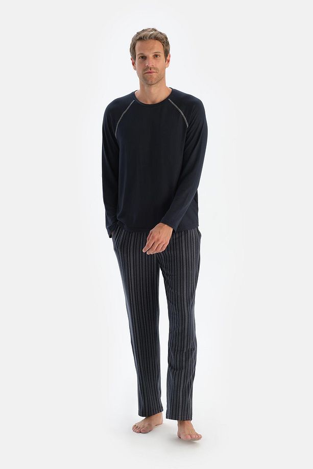 Lacivert Reglan Kol Detaylı Altı Desenli Pijama Takımı - 4