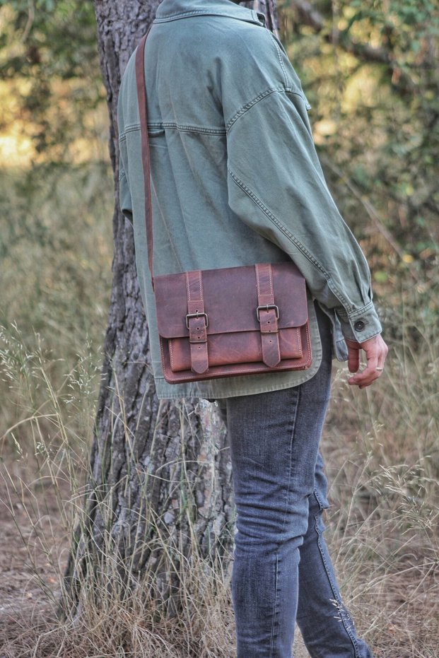 Genuine Leather Messenger Bag for Men and Women - Shoulder Bag, Crossbody Bag, Unisex Gift Boxed