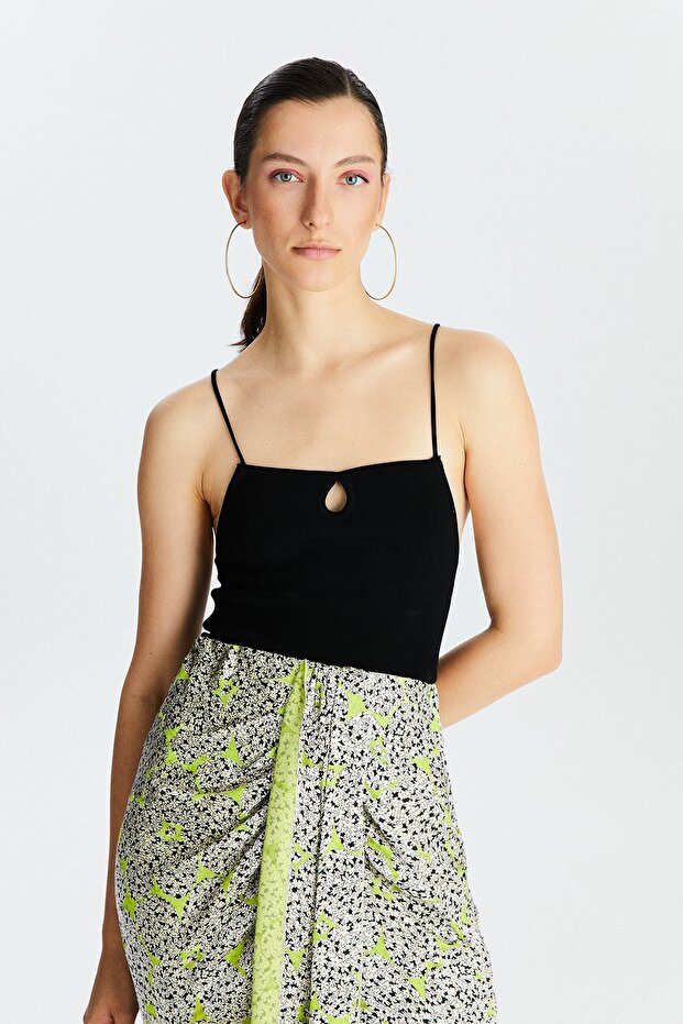 Siyah Askılı Triko Crop Top - 2