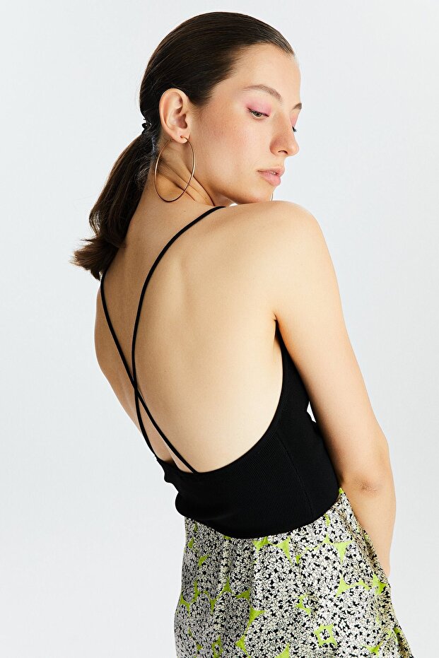 Siyah Askılı Triko Crop Top - 1