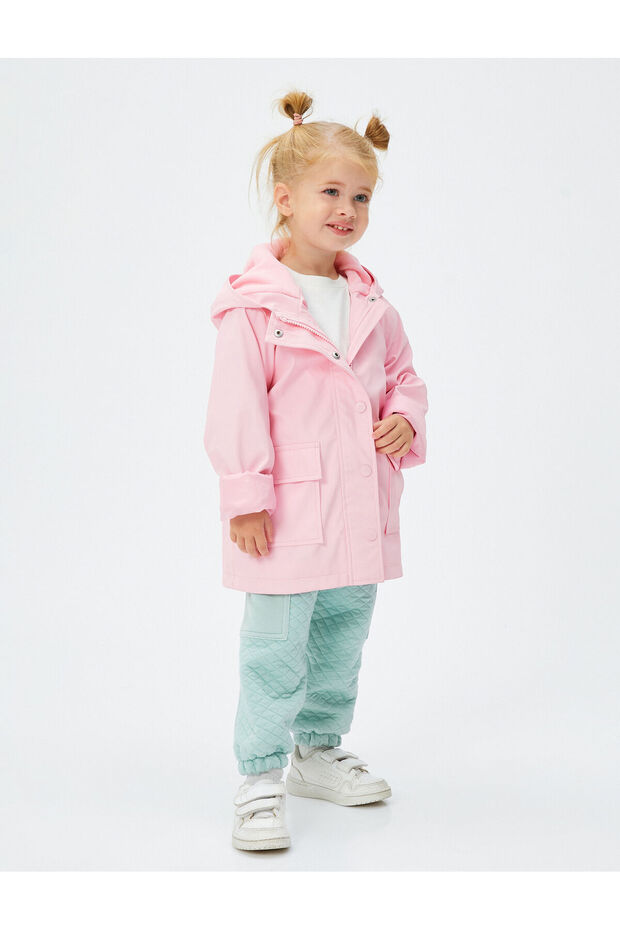 Hooded Coat Pocket Wind Cover Snap Closure