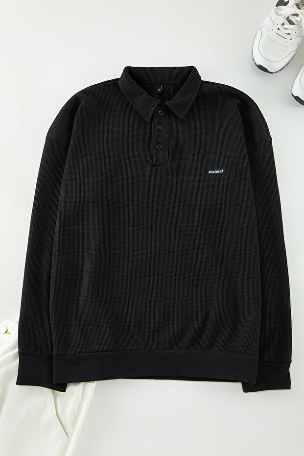 Siyah Oversize/Geniş Kesim Etiketli Dokulu Polo Yaka Şardonsuz Sweatshirt TMNAW24SW00224 - 8