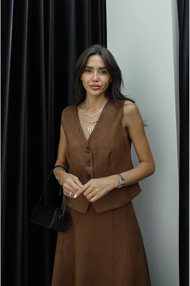 سترة من جلد الغزال بأزرار بنية - 2