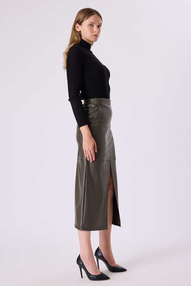 Yırtmaç detaylı deri etek - 4