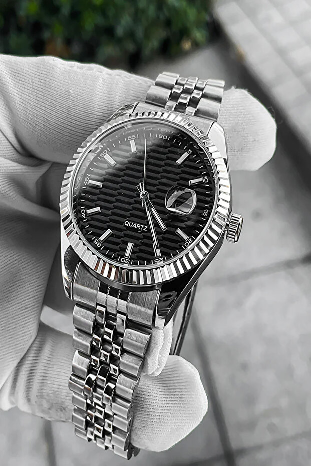 Silver Premium Black Dial Calendar Men's Wrist Watch