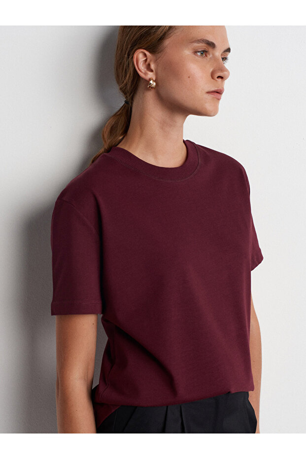 30312 100% Cotton Decorative Stitching Crew Neck T-Shirt-Burgundy