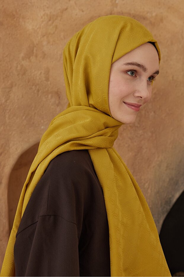 شال بنمط دائري من سلسلة الجاكار الحريري