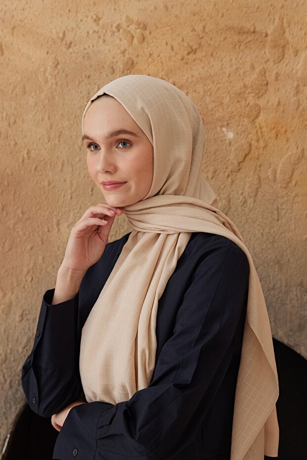 شال بنمط صندوقي من سلسلة جاكار ناعمة