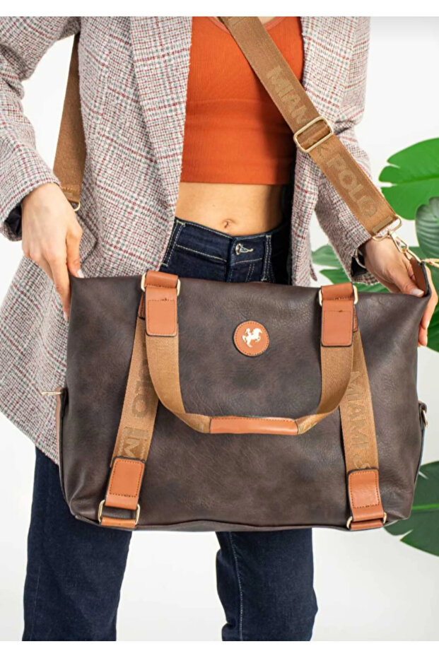 حقيبة يد وكتف كبيرة باللون البني - 3