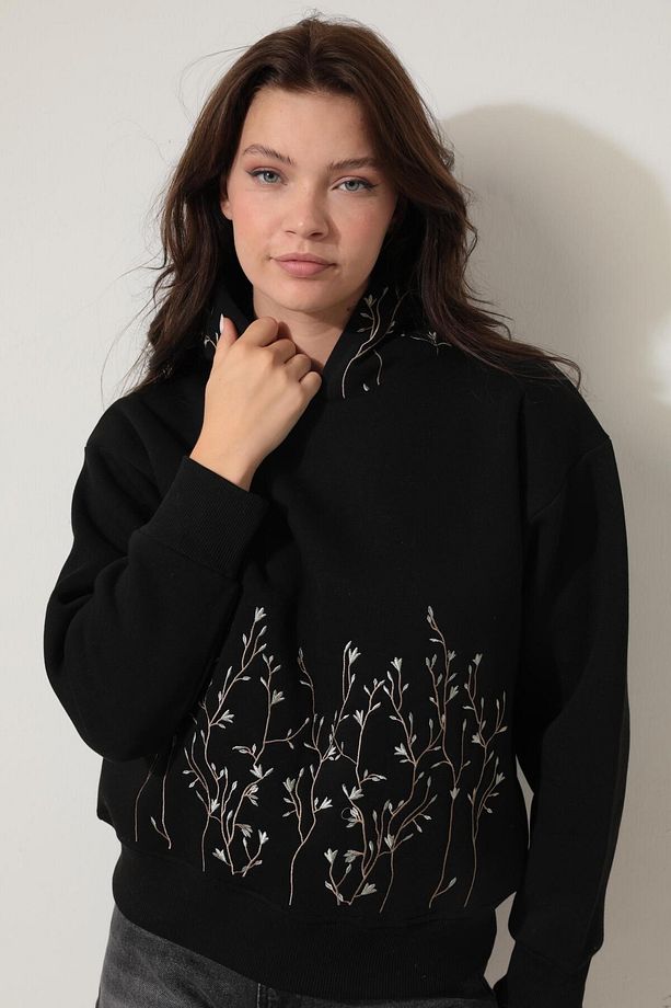 Siyah Önü ve Kapüşonu Dal Nakışlı Kapüşonlu Sweatshirt - 2429 - 1