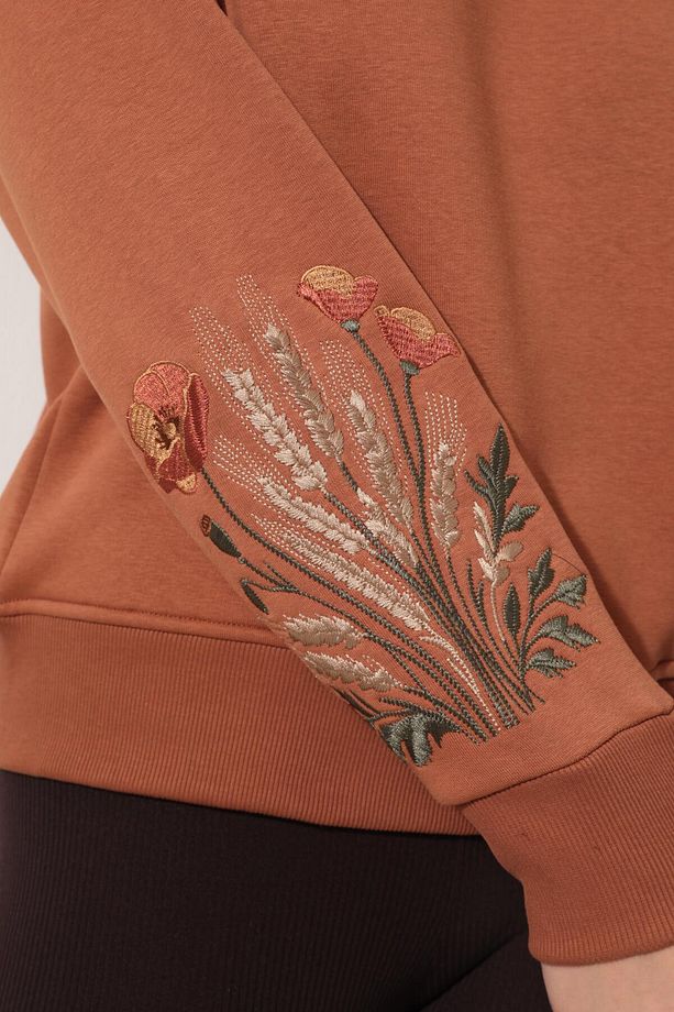 Kiremit Rengi Kolları Başak Nakışlı Kapüşonlu Sweatshirt - 2428 - 6