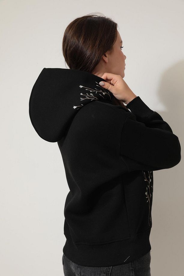 Siyah Önü ve Kapüşonu Dal Nakışlı Kapüşonlu Sweatshirt - 2429 - 5