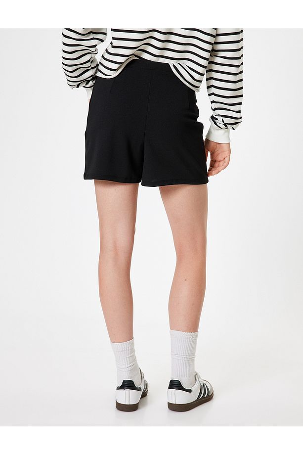 Krep Mini Şort Etek Yüksek Bel Slim Fit Yırtmaç Detaylı - 4