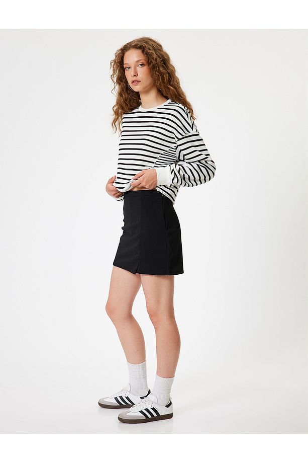 Krep Mini Şort Etek Yüksek Bel Slim Fit Yırtmaç Detaylı - 1