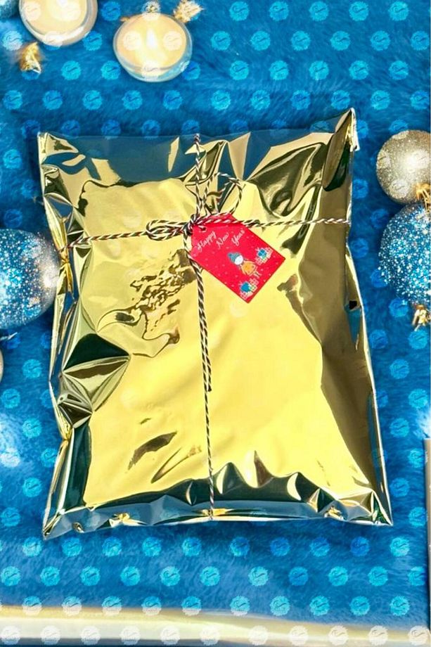Yapışkanlı Metalize Hediye Paketi Poşeti 12x17cm Gold 10 Adet  Yeni Yıl Yılbaşı Hediye paketi-T1086 - 3