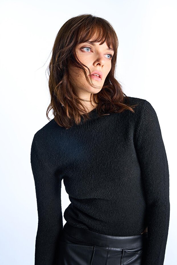 Siyah Triko Crop Kazak - 2