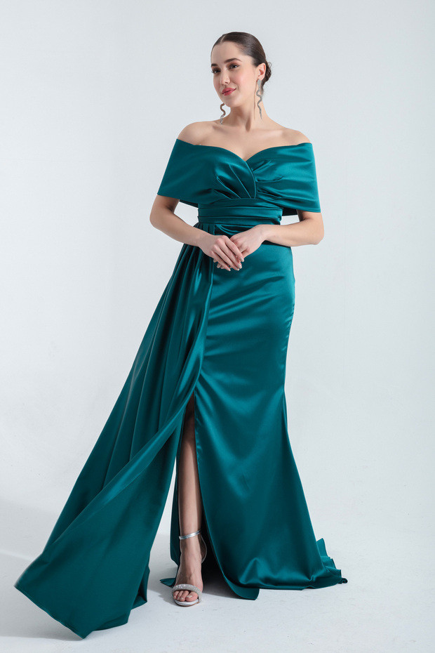 Women's Emerald Green Slim Fit Boat Neck Slit Long Evening Dress