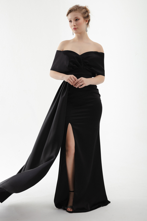 Women's Black Tight Fit Boat Neck Slit Long Evening Dress