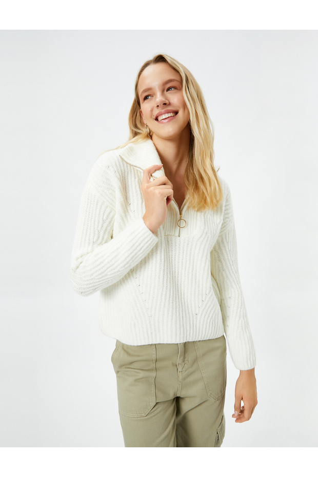 Half-Zip Knitwear Sweater High Collar Rubber Knit Detailed Soft Textured