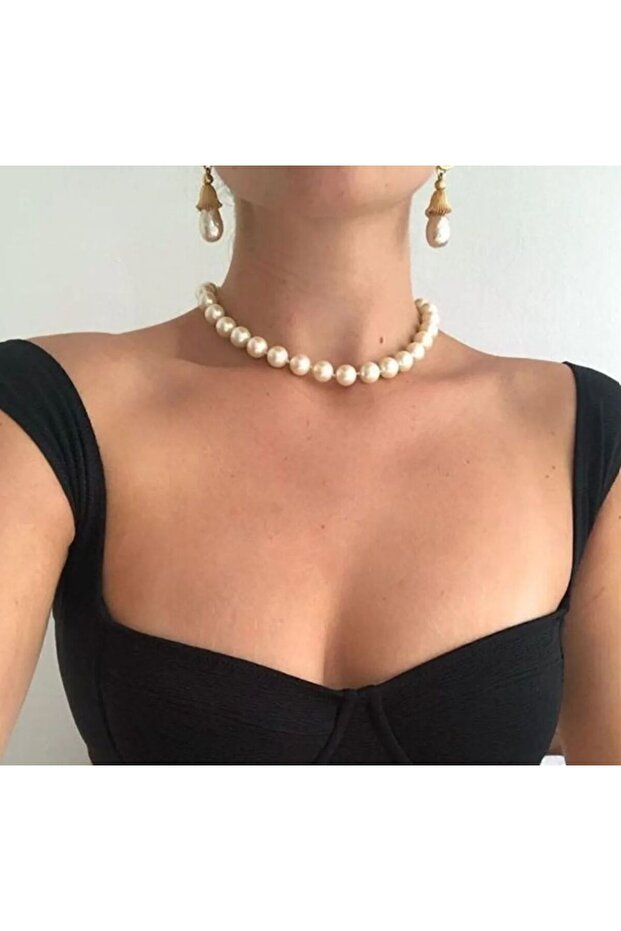 Vintage Nostalgic Women's Beige Pearl Necklace