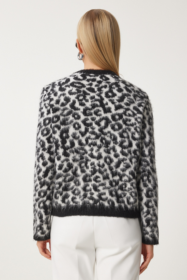 Dámsky čiernobiely pletený sveter s krátkymi bradami s leopardím vzorom Us00935 - 5