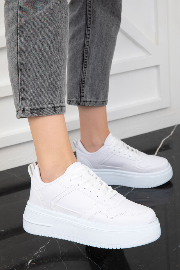 19684-es modell fehér női tornacipő - 2