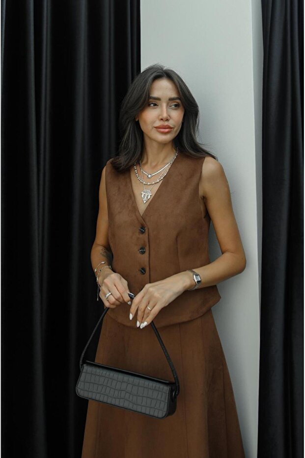 سترة من جلد الغزال بأزرار بنية - 1