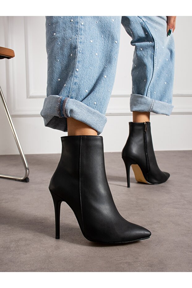 Bravona Black Thin Heeled Women's Boots