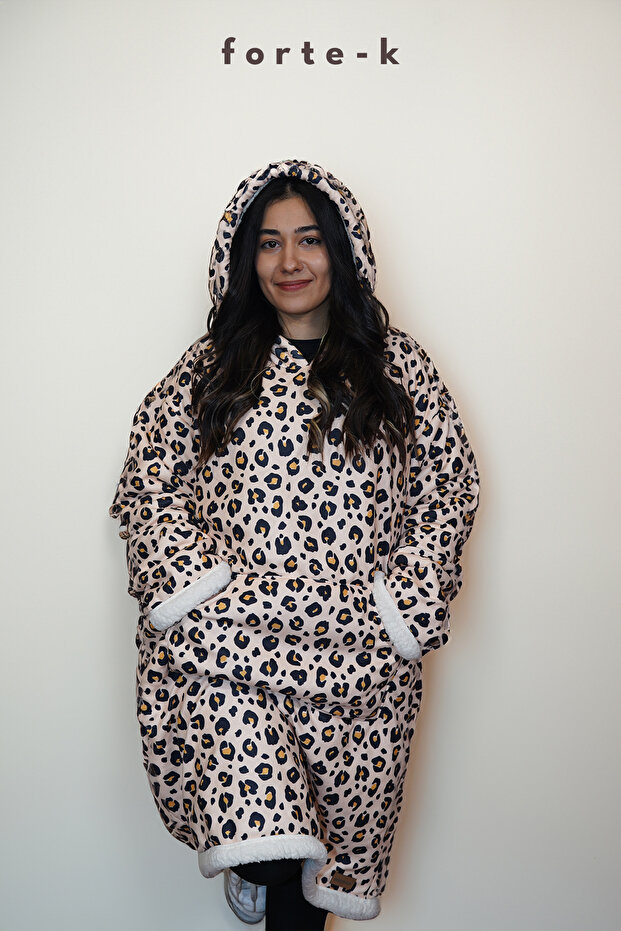 Wearable Tv Blanket Digital Print - Oversized Sweatshirt & Hoodie & Poncho & Fleece