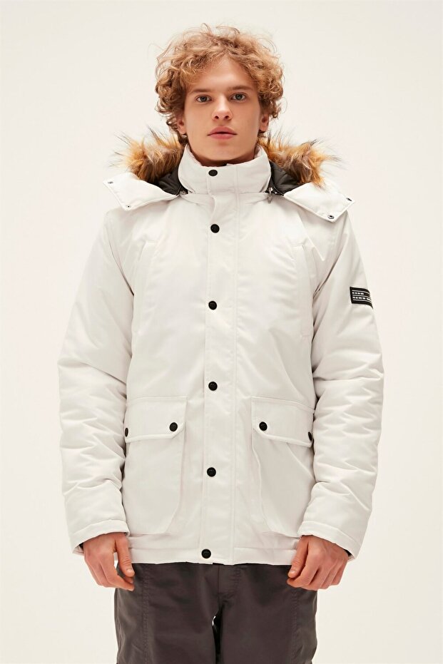 معطف أبيض بغطاء للرأس للرجال من Rock Rabbit Off-White