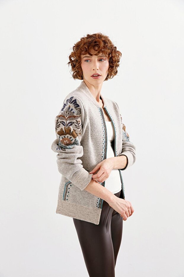 Women's Wool Coat with Floral Pattern on the Collar, Back and Sleeves, V.Beige