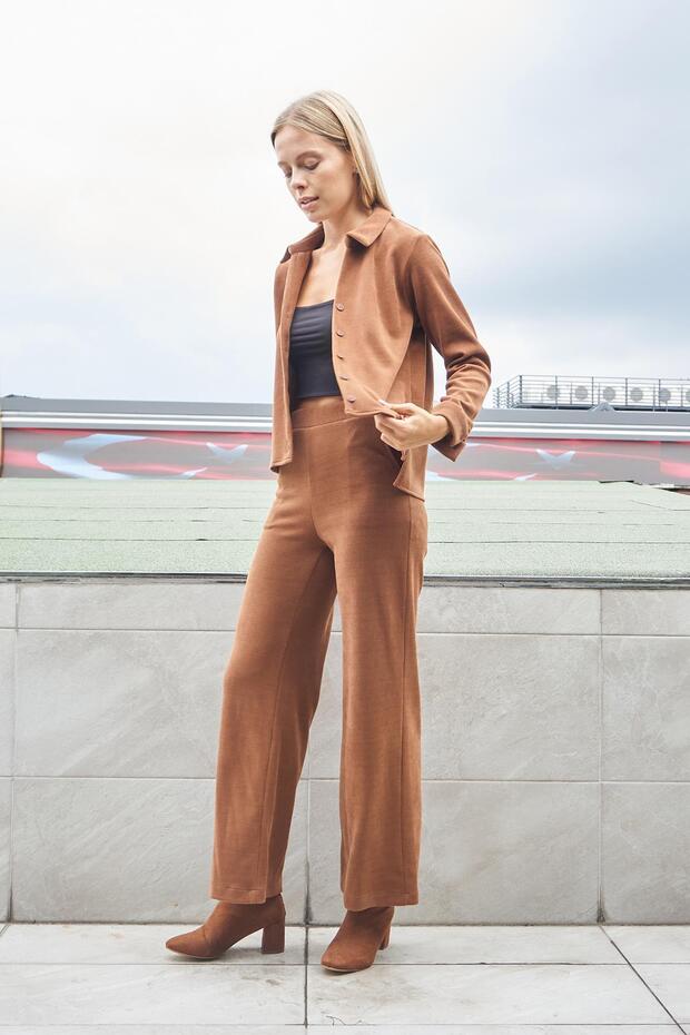 Women's Lycra Soft Textured Velvet Fabric High Waist Side Pockets Wide Leg Palazzo Trousers-Nut Shell