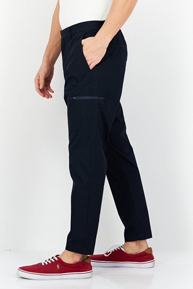Men Regular Fit Solid Cargo Pants, Navy - 2