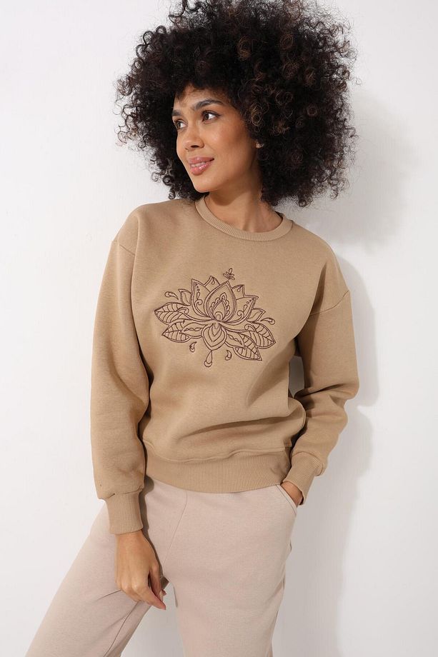 Kamel Önü Lotus Çiçeği Nakış İşlemeli Bisiklet Yaka Oversize Kadın Sweatshirt - 2447 - 2