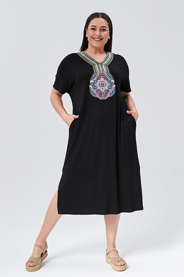 Rochie de damă, lungă, neagră, brodate de mărimi plus - 1